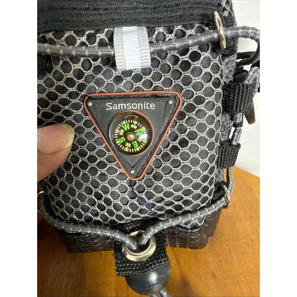 Samsonite Black Camera/Utility Pouch with Compass Belt Loop Travel Bag‎